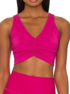 Alo Wild Thing Sports Bra Medium m hot pink crop top